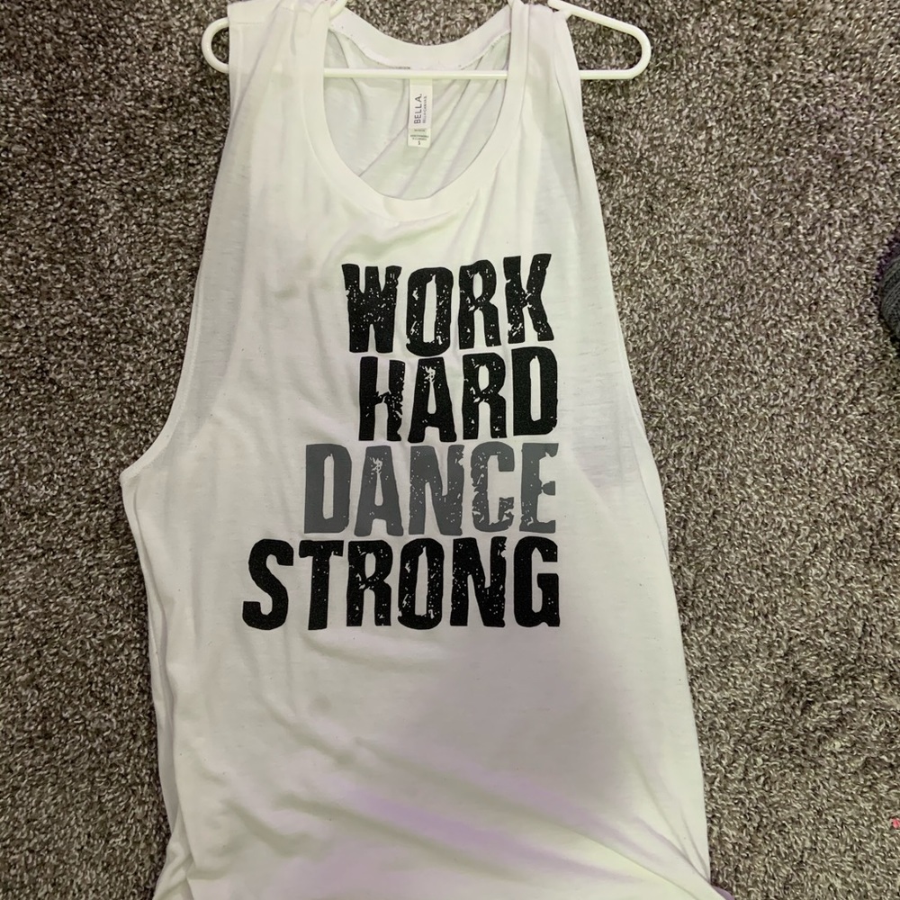 Workout Tank Top - Picture 3 of 4